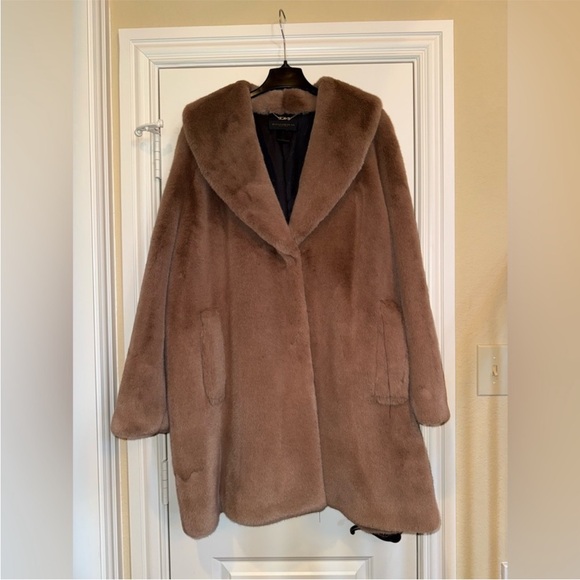 NWT Brown Faux Fur Coat Donna karen size XL - Picture 3 of 11